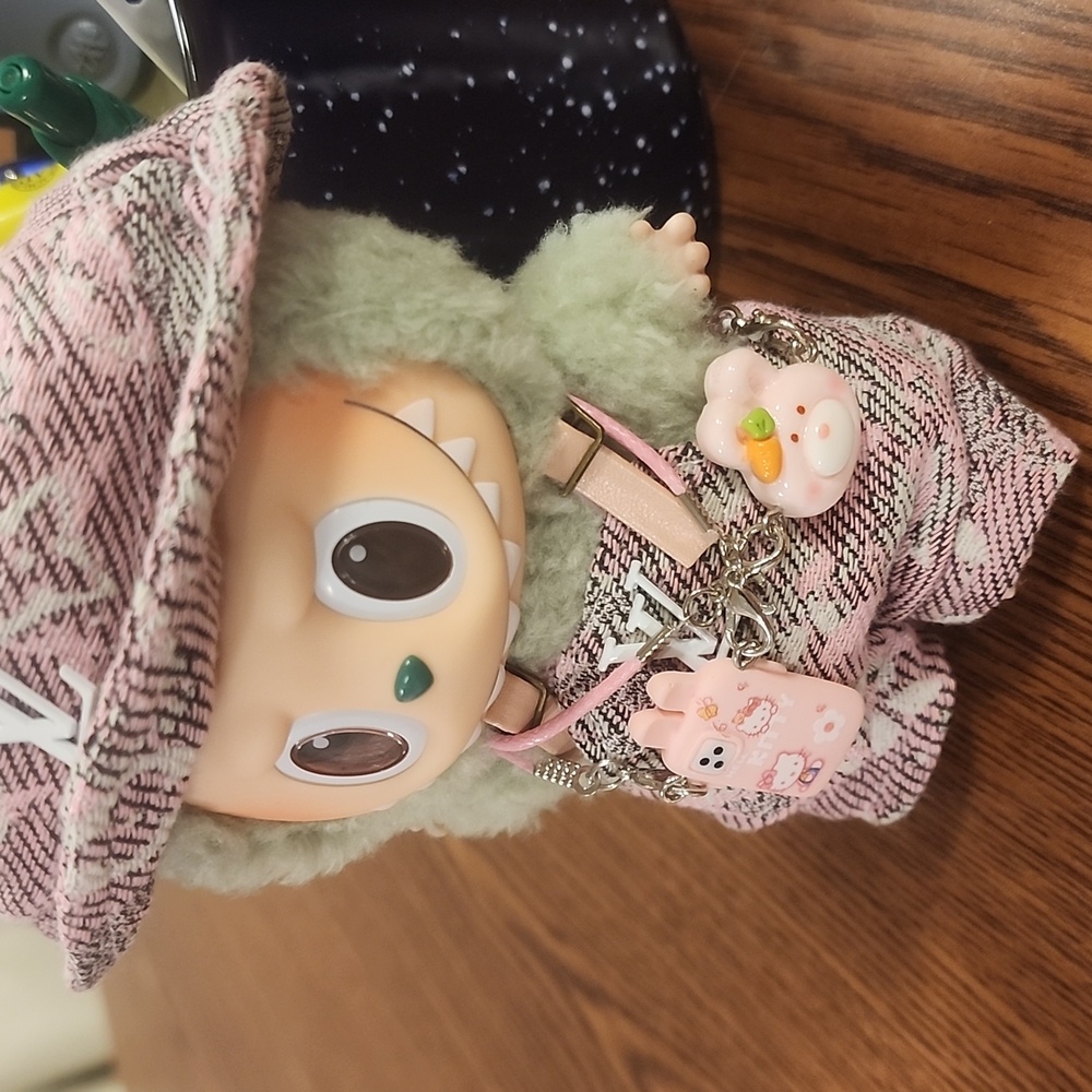 Labubu Pink outfit with bunny purse and cell phone- Labubu not included - Picture 2 of 3
